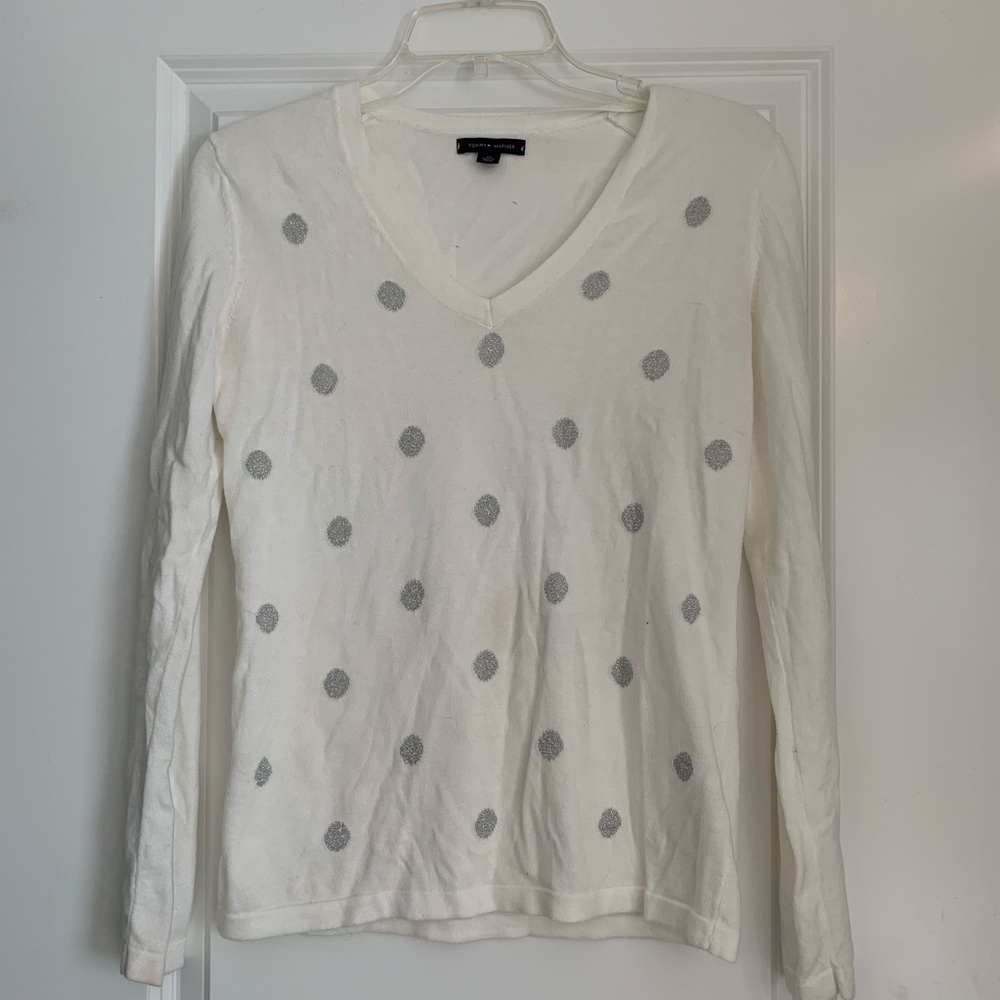 Tommy Hilfiger. Lightweight white/silver sweater
